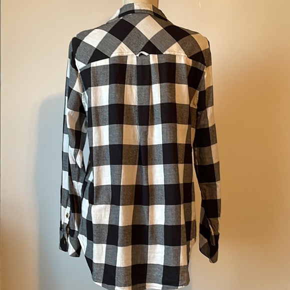 NWT SONOMA Long Sleeved Buttoned Down Shirt - Picture 8 of 16